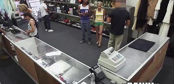  Pervert sells his girlfriend in the pawnshop for cash